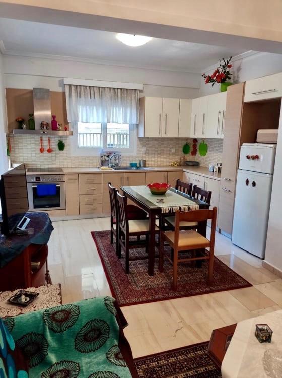 סלוניקי Marys House , Lovely 2-Bedroom Apartment מראה חיצוני תמונה