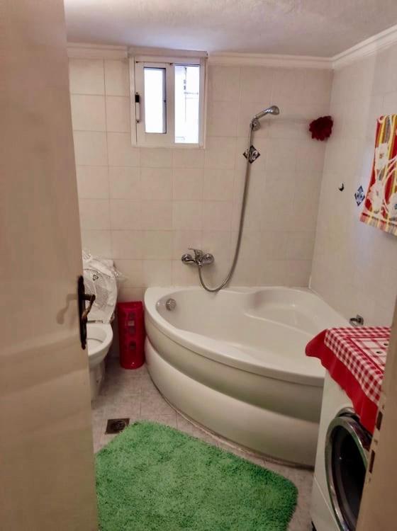 סלוניקי Marys House , Lovely 2-Bedroom Apartment מראה חיצוני תמונה